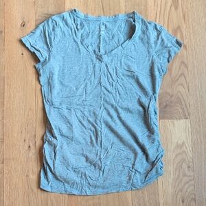 Isabel Maternity by Ingrid & Isabel Light Gray V-Neck Short Sleeve Tee